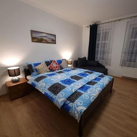 Apartman V Krusnych Horach-Free Parking 야히모프 외부 사진