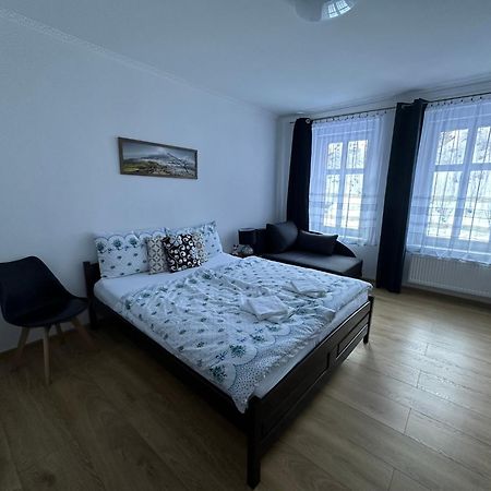 Apartman V Krusnych Horach-Free Parking 야히모프 외부 사진