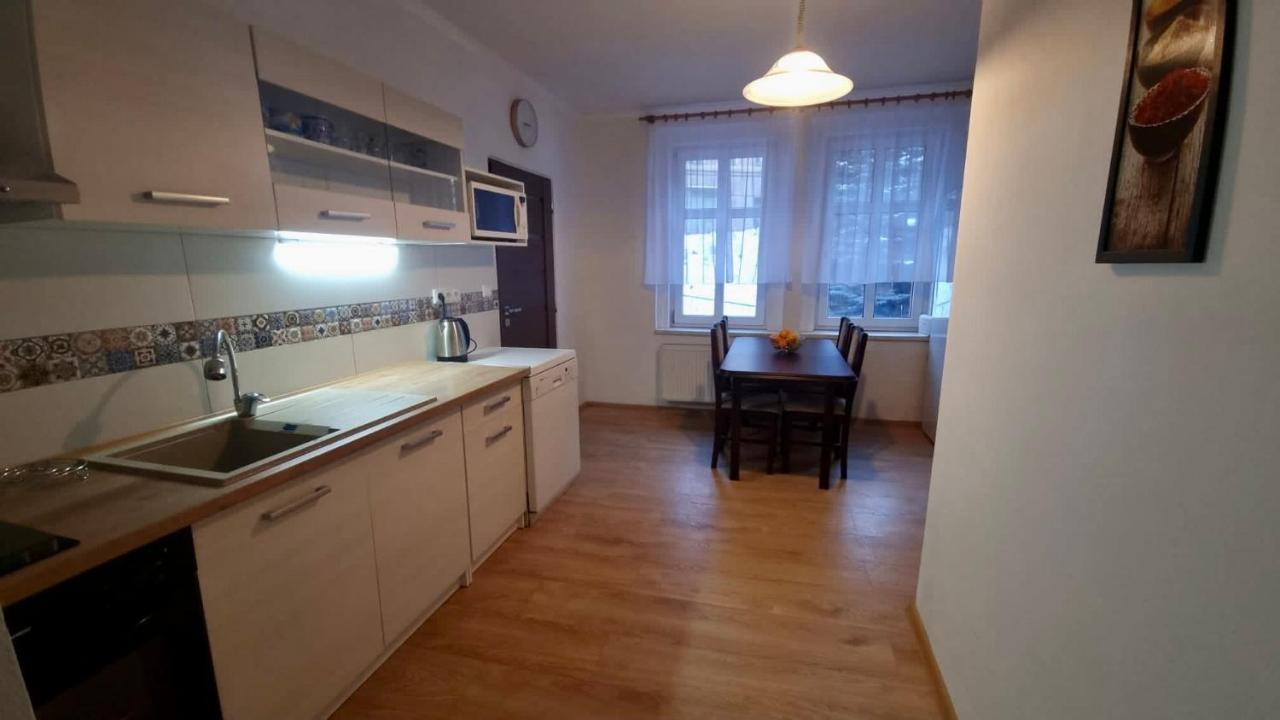 Apartman V Krusnych Horach-Free Parking 야히모프 외부 사진
